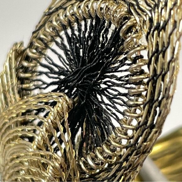 1950s Germany Gold-Tone Spun Wire Earrings Vintage Flower Leaf Statement Clip On - Picture 7 of 8